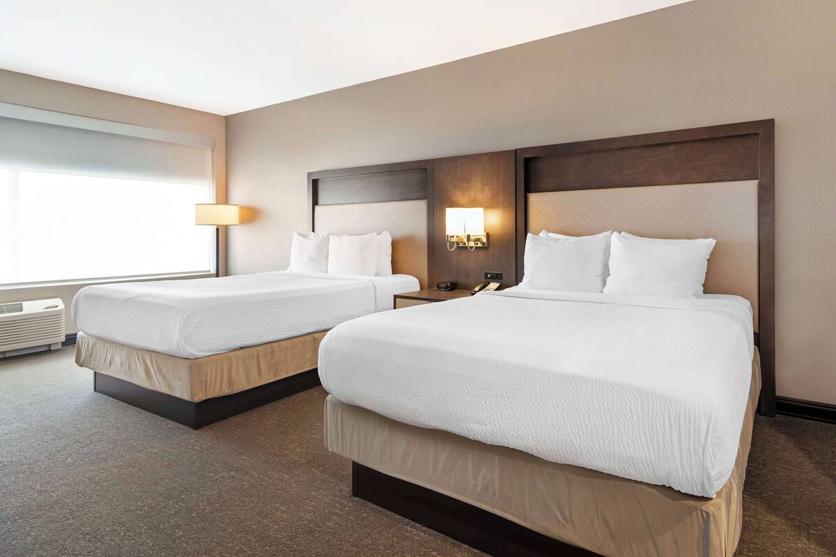 desk, laptop workspace, iron/ironing board, free wifi