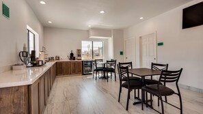 Dining - Surestay by Best Western Baytown (Baytown)