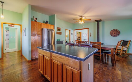 Wyoming Retreat- Steps from Downtown Cody