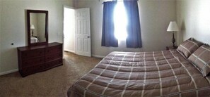 2 bedrooms, WiFi, bed sheets - River Run Ranch only minutes from downtown! (Cody)