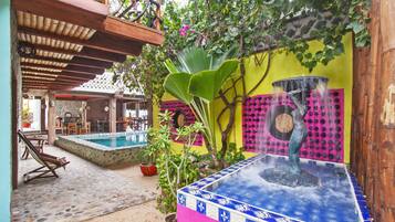 Superior kamer, 1 kingsize bed, uitzicht op zwembad | Kameruitzicht