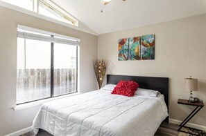 2 bedrooms, iron/ironing board, free WiFi, bed sheets - 2 Beds, 1 Bath, Kitchen private space, Furnished Stanford, Palo Alto, Menlo Park (Menlo Park)