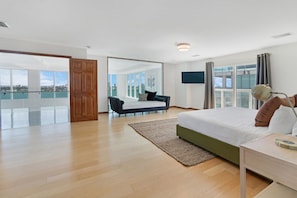 6 Bedroom Penthouse | 2 bedrooms, iron/ironing board, free WiFi