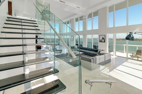 6 Bedroom Penthouse | Living area | 50-inch Smart TV with cable channels, TV, Netflix