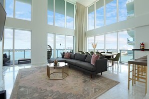 Adjacent Six Bed Four Bath Apartment | Living area