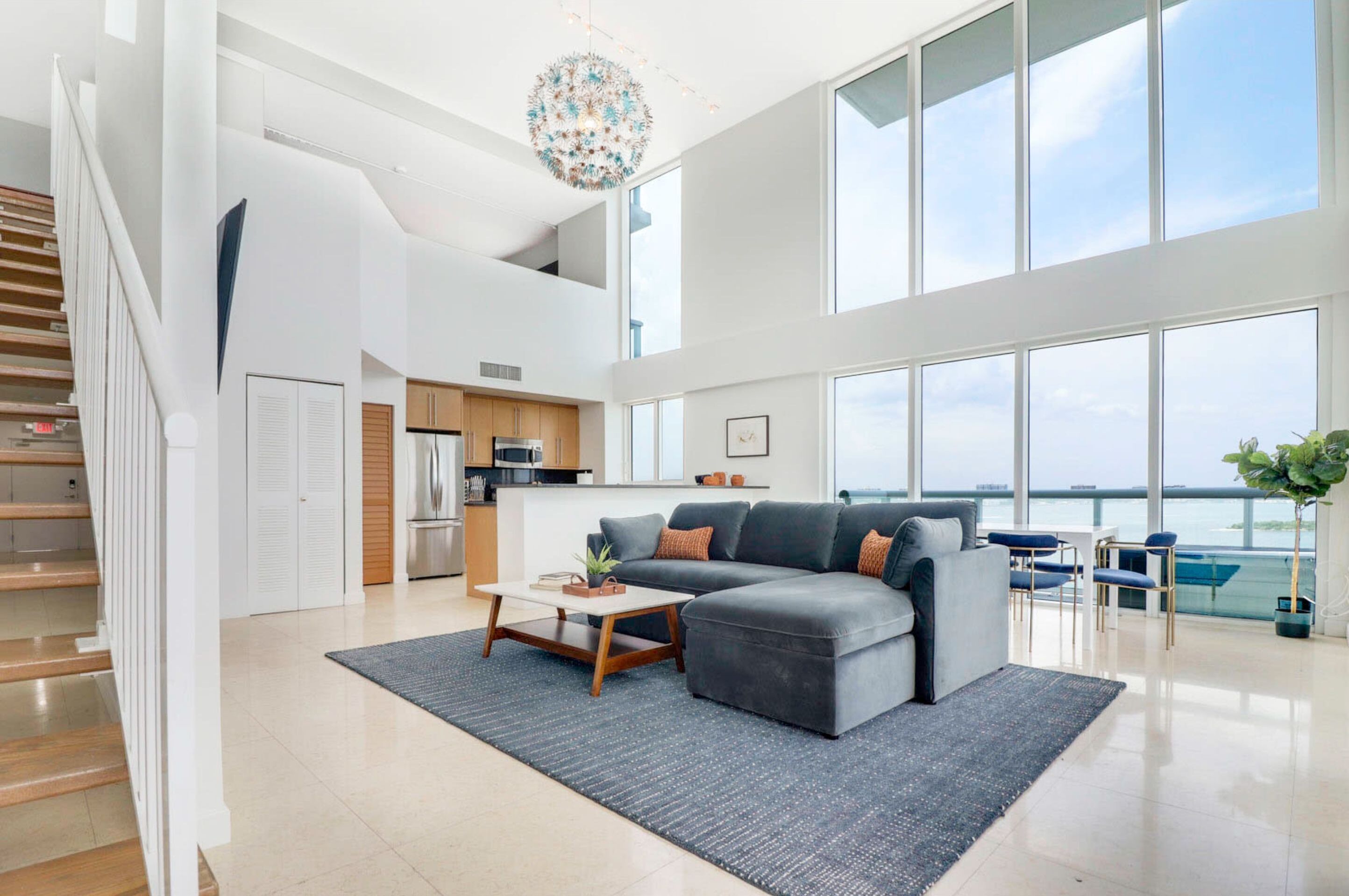 Een 50-inch smart-tv met kabelzenders, televisie en Netflix