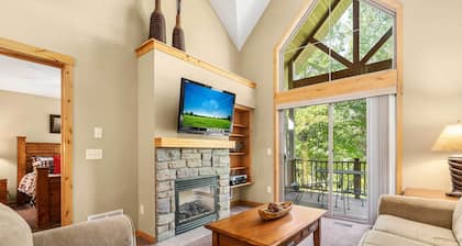 Gull Lake All-Season Getaway w/ Private Deck