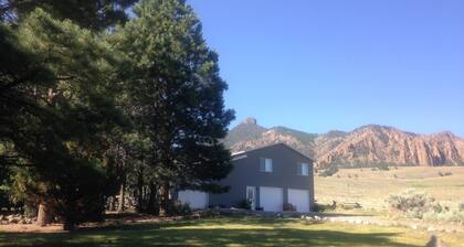 Creekworks Guesthouse- Great location on the way to Yellowstone!