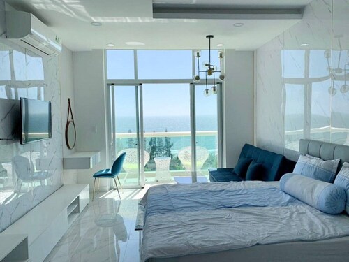 Beautiful sea view apartment