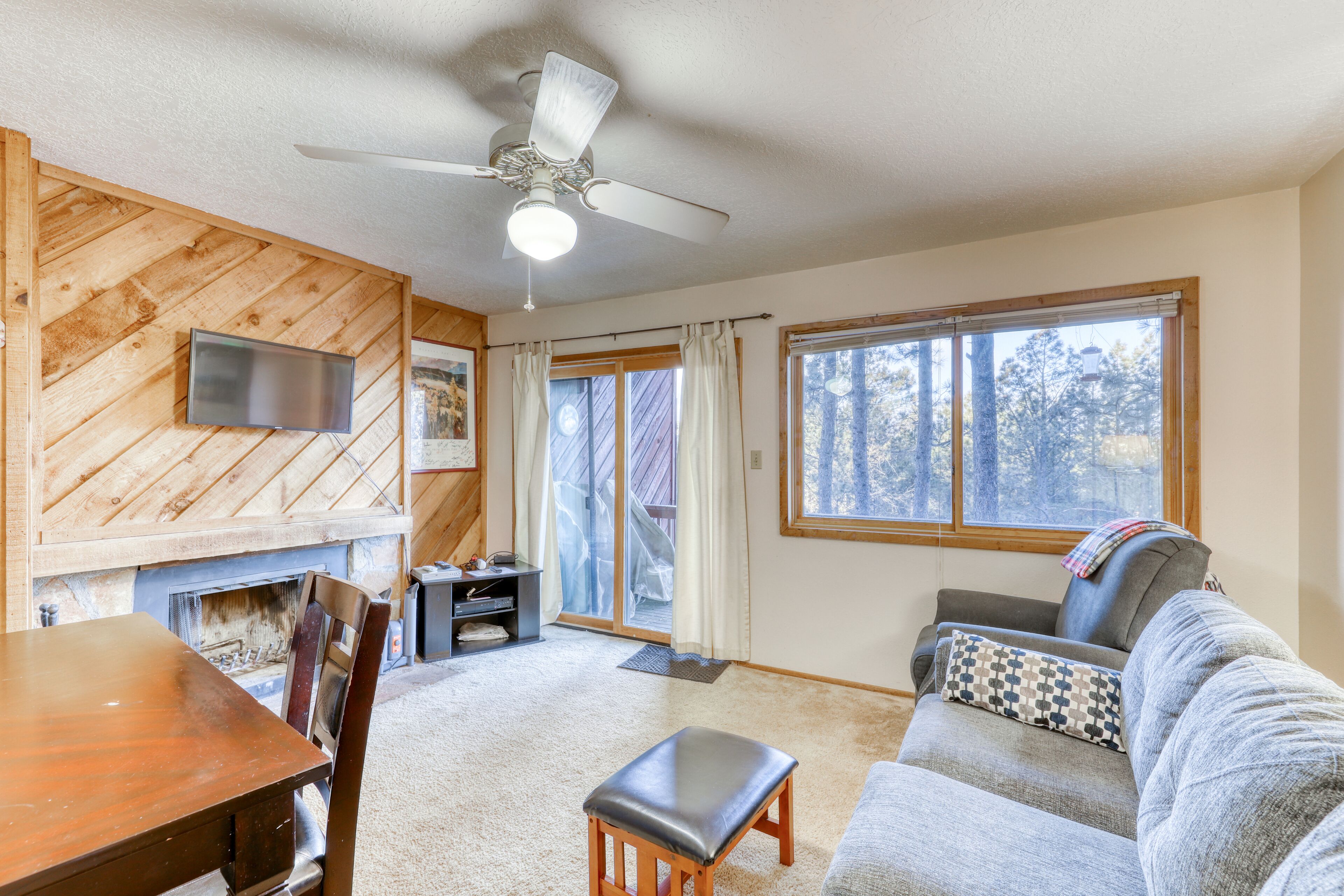 Fun, snug ski condo with free WiFi, cable, and wood burning fireplace!