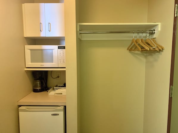 Double or Twin Room | Free WiFi - Rainbow Inn (Rainbow Lake)