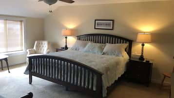 4 bedrooms, desk, iron/ironing board, WiFi