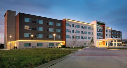Element Overland Park