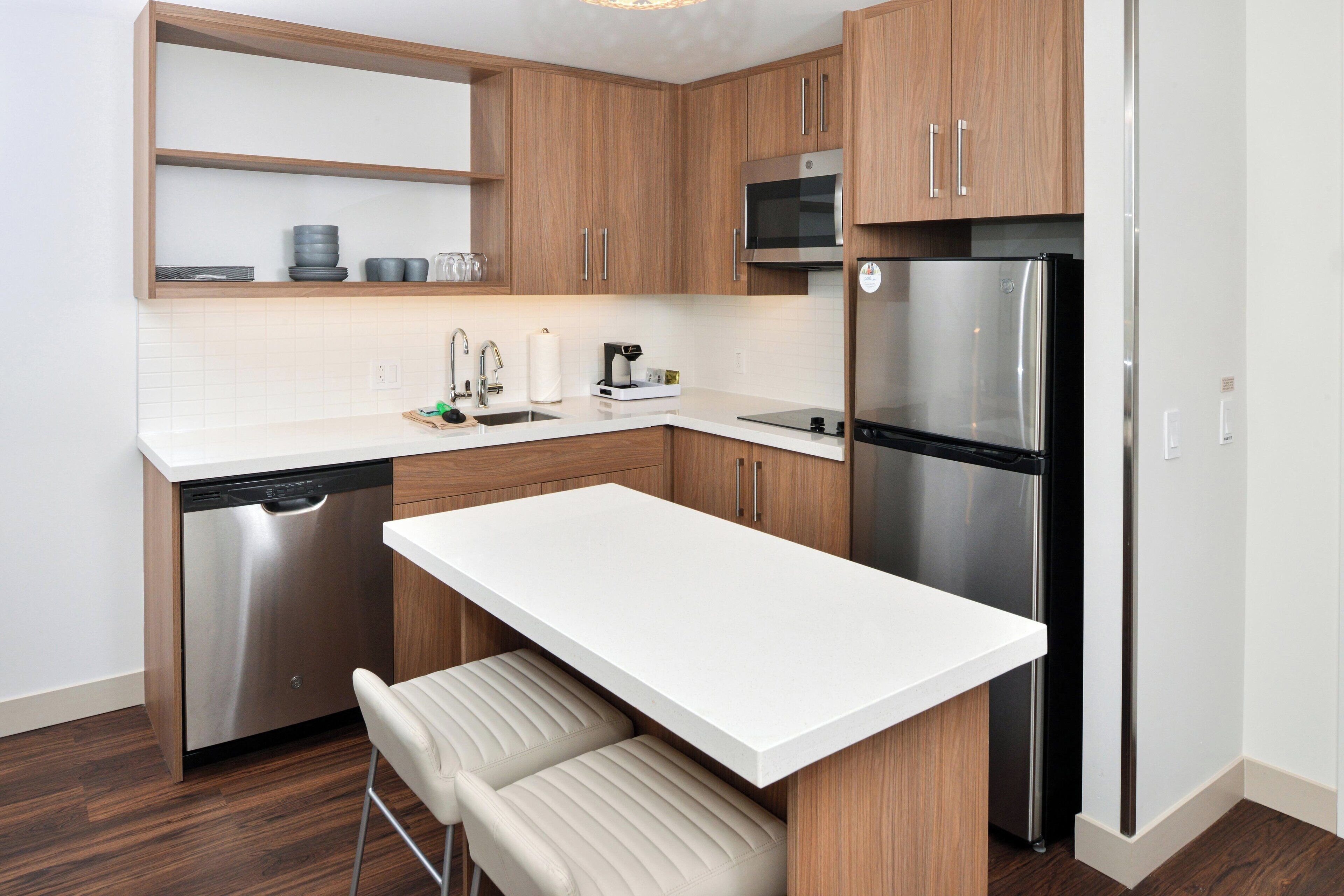 in-room safe, desk, laptop workspace, iron/ironing board