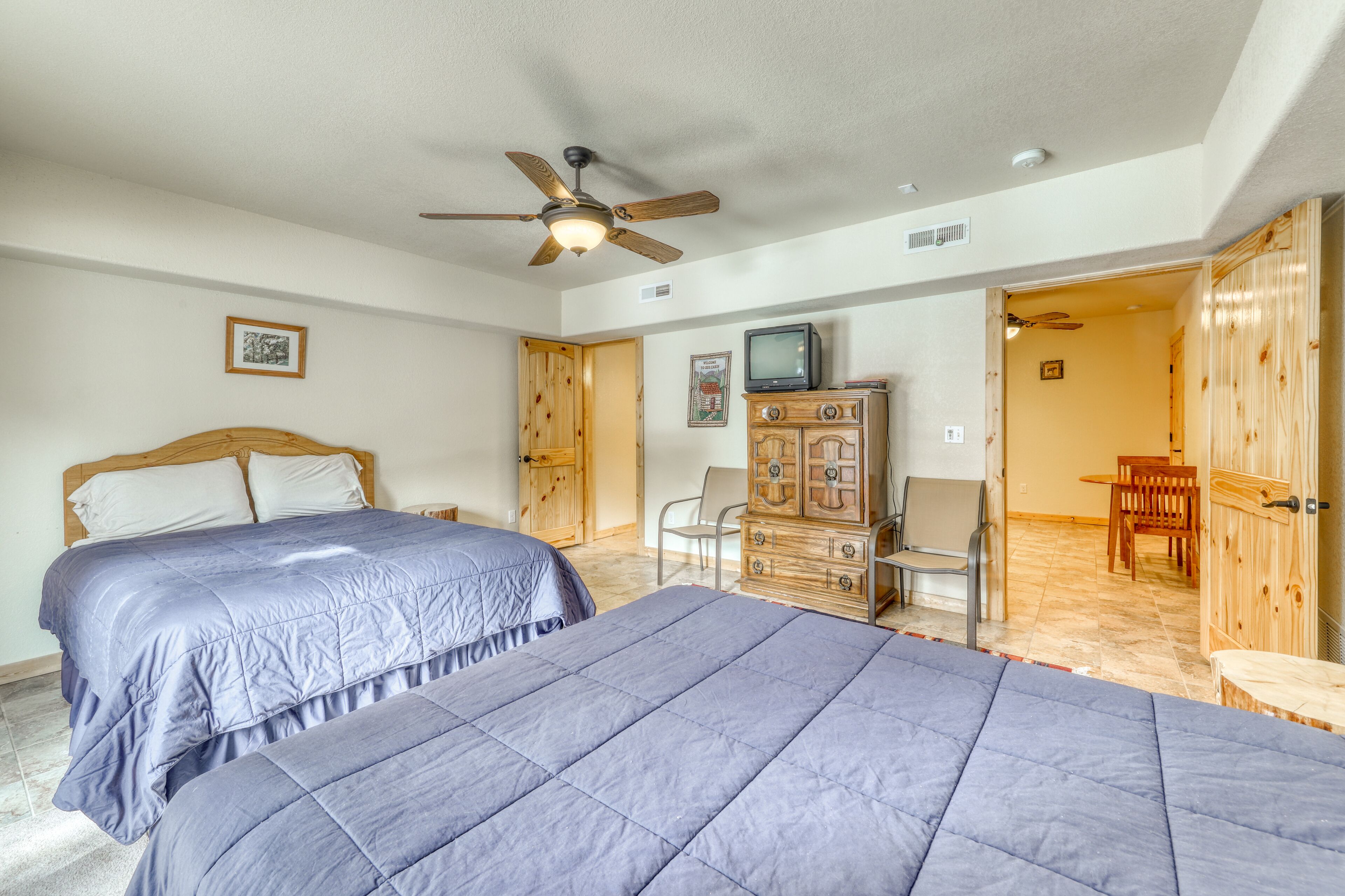 Cute walk-out basement w/ full kitchen, free WiFi, and full resort amenities!