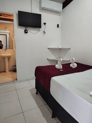 Standard suite with window | 1 bedroom, free WiFi, bed sheets