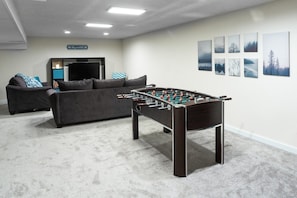 Games room - Spacious Guest Suite with Private Entrance, Hot tub, 2 Bedrooms, 1 Bath (Littleton)