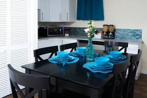 Dining - Spacious Guest Suite with Private Entrance, Hot tub, 2 Bedrooms, 1 Bath (Littleton)