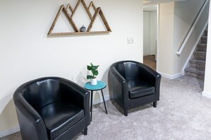 Interior - Spacious Guest Suite with Private Entrance, Hot tub, 2 Bedrooms, 1 Bath (Littleton)