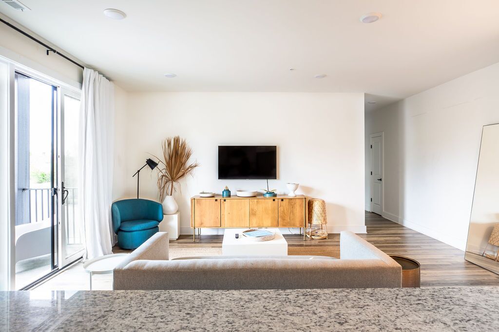 Modern Apartment Heart of Crozet Suite 301 | Near King Family Vineyards | Mtn Views