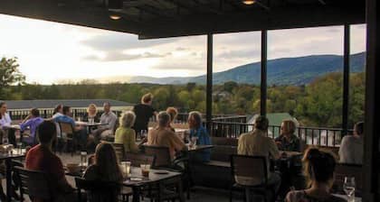 Piedmont Place 304| Lux Vineyard & Brewery Getaway in the Heart of Crozet | Pet Friendly