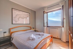 2 多间卧室、熨斗/熨衣板、免费 WiFi、床单