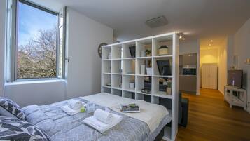 熨斗/熨衣板、收费 WiFi、床单