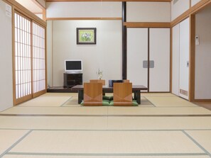 Habitació, no fumadors (Japanese Style) | Caixa forta a l'habitació i planxa i posts de planxar 