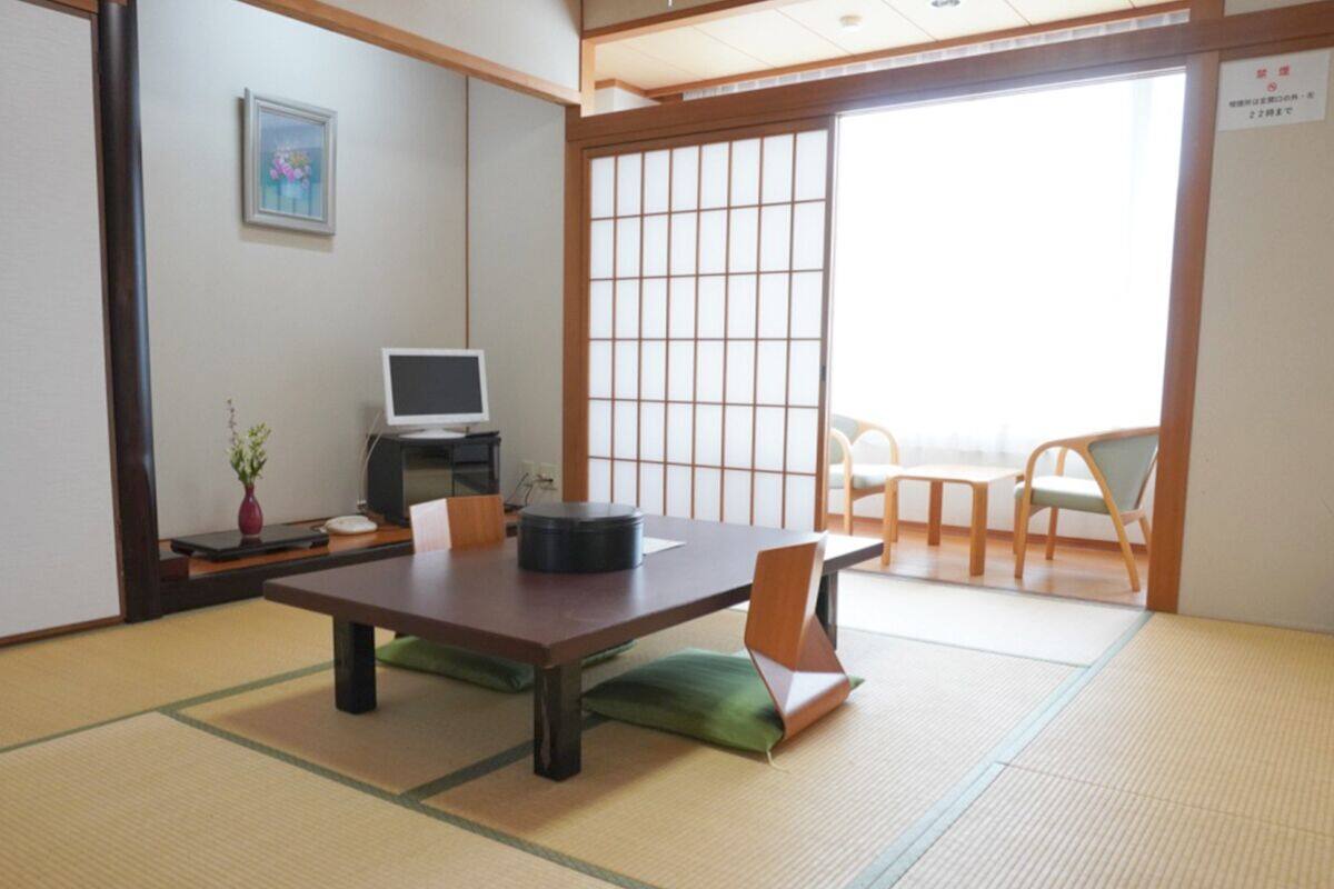 Japanese Style Room (8 Tatami Mats) with Unit Bath | In-room safe, iron/ironing board