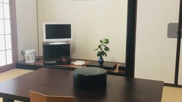 傳統客房 (Japanese Style, for 4 Guests) | 房內用餐