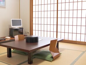 Chambre Tradition (Japanese Style, for 4 Guests)