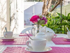Outdoor dining - Mont des oiseaux by Interhome (Toulon)
