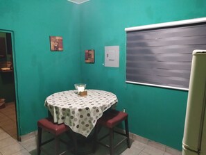 Dining - Cuarto Comodo Centrico (Mexicali)