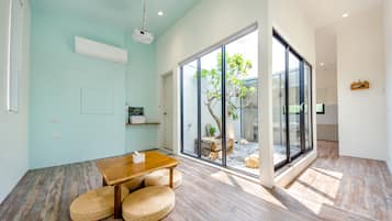 3 bedrooms, premium bedding, minibar, blackout drapes