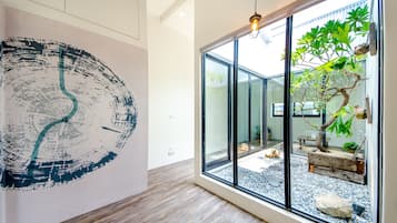 3 bedrooms, premium bedding, minibar, blackout drapes