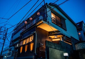 Exterior - A0 Shinjuku Big House (Tokyo)