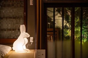 2 bedrooms, blackout curtains, iron/ironing board, free WiFi - A0 Shinjuku Big House (Tokyo)