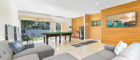 Smart TV, Netflix, ping pong, books