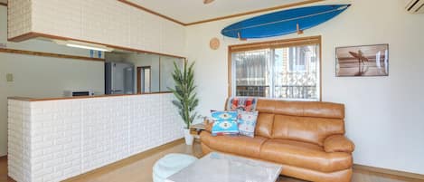 3 Bedroom House | Living area