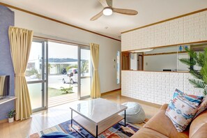 하우스, 침실 3개 | 거실 공간 | 평면 TV