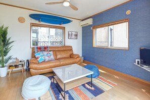 Interior - Kailana Villa (Yomitan)