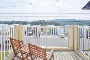 3 Bedroom House | Balcony