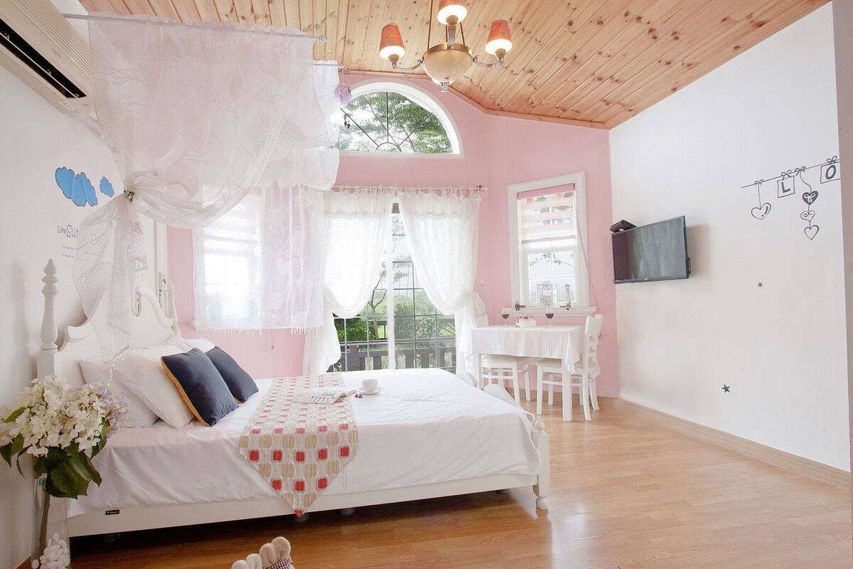 Room (Aqua Marine) | WiFi (free)