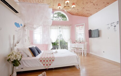 Kkotji Island Pension