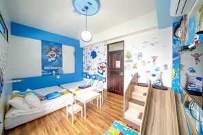 Deluxe Quadruple Room | Desk, blackout drapes, soundproofing, free WiFi - We Smile B&B (Wujie)