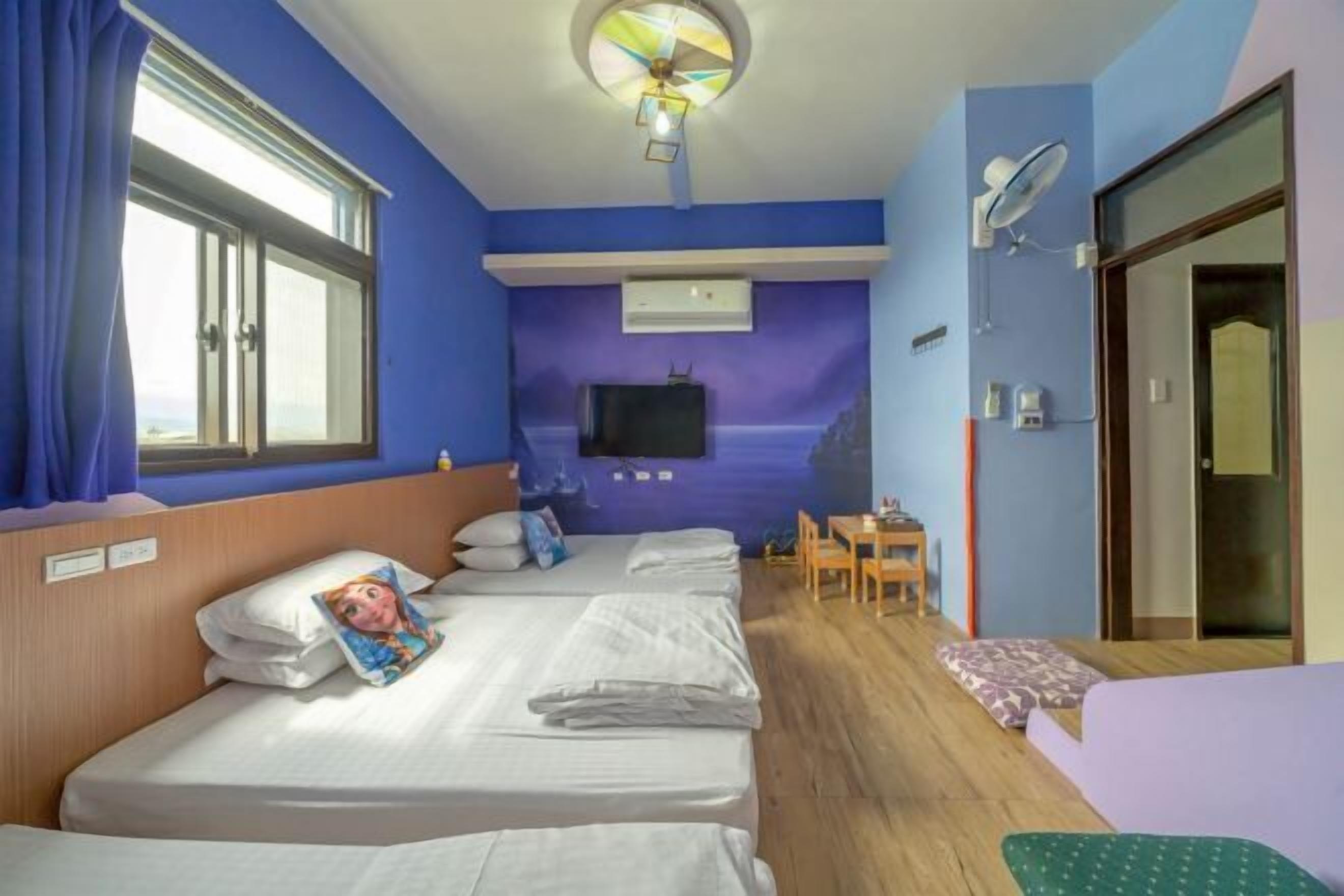 Desk, blackout drapes, soundproofing, free WiFi