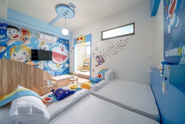 Deluxe Quadruple Room | Desk, blackout curtains, soundproofing, free WiFi - We Smile B&B (Wujie)