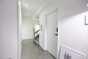 Hallway - Queen House Hongdae (Seoul)