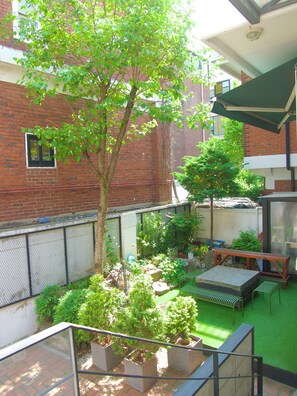 Exterior - Queen House Hongdae (Seoul)