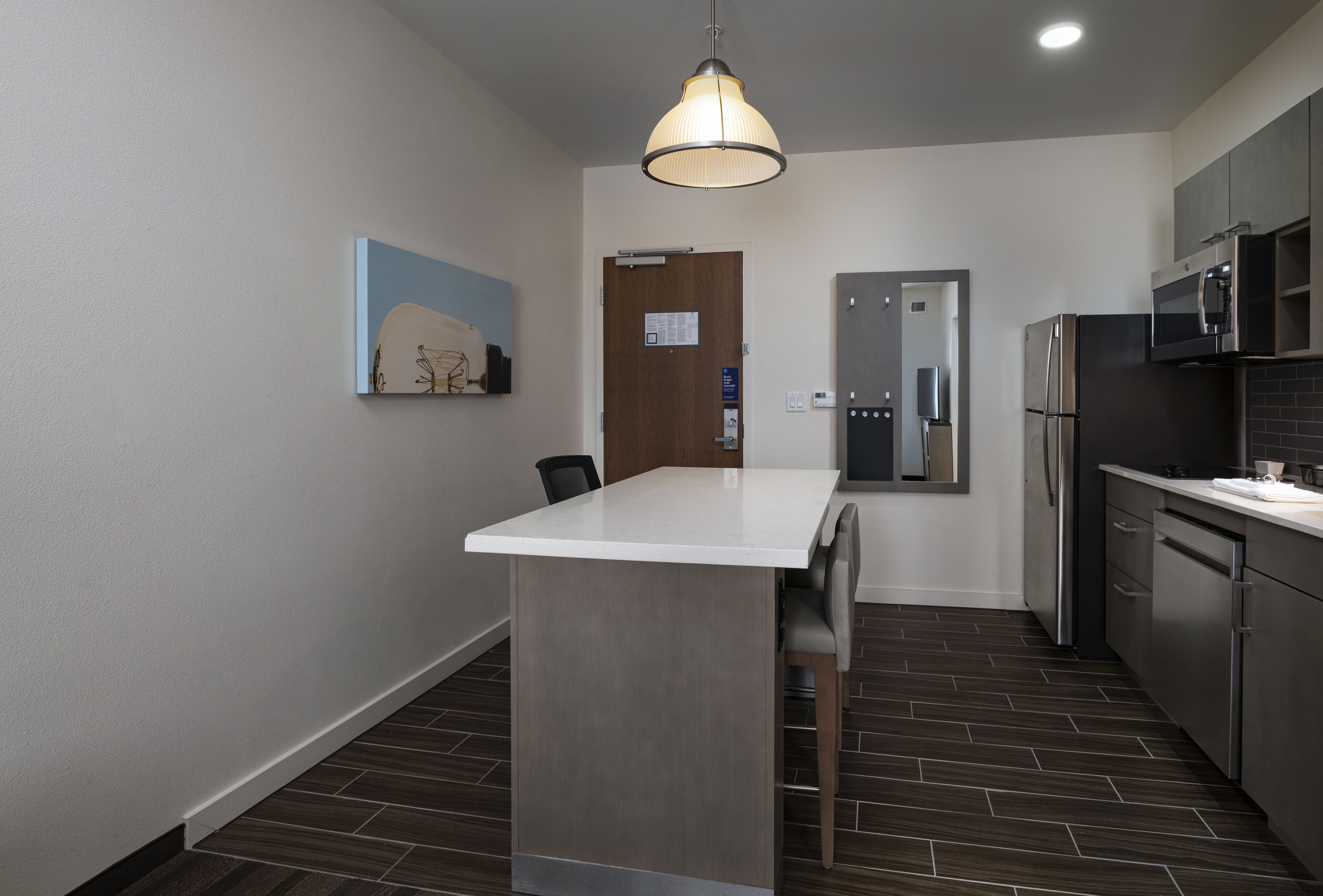 suite, 1 bedroom | private kitchen